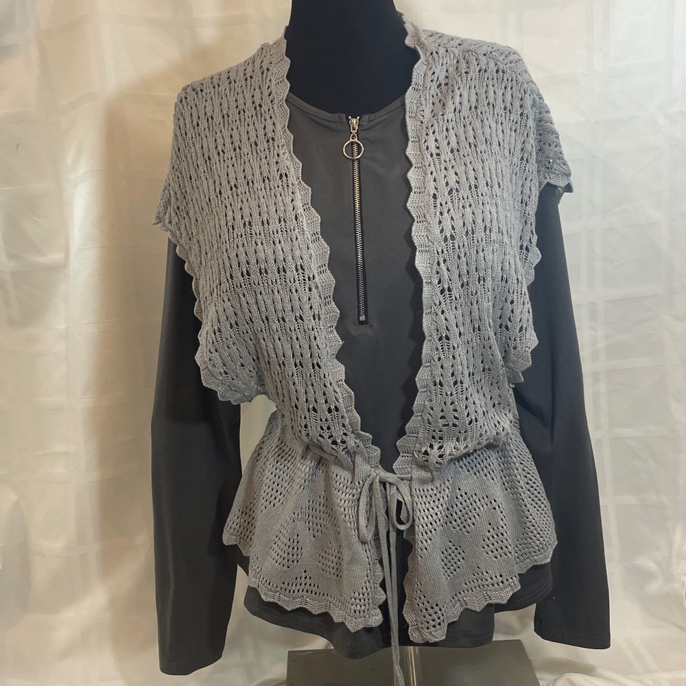 Xhilaration Light Gray Crochet Sweater Vest Size XL, PTP 21, Waist 19, Length 23